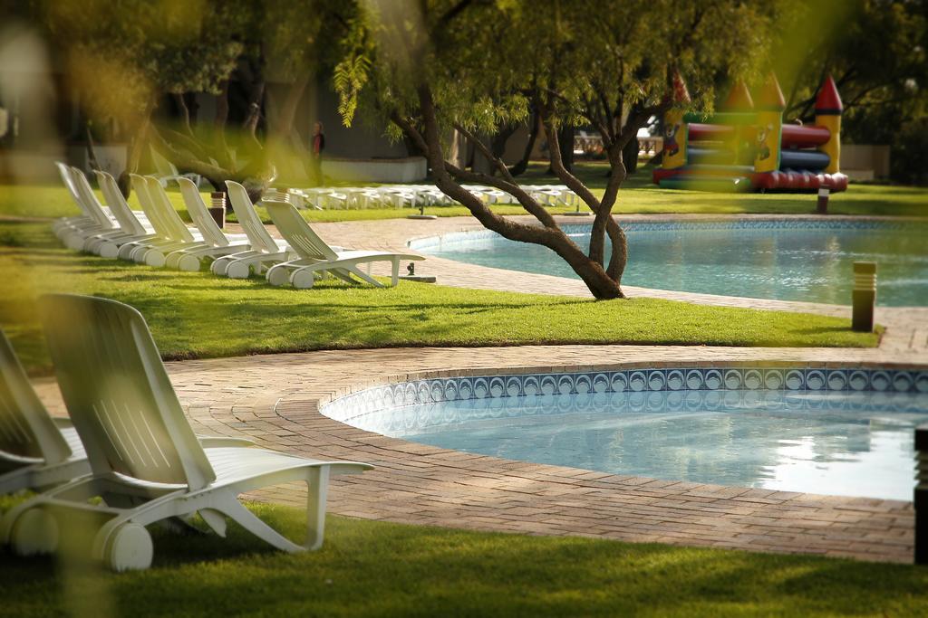 Black Mountain Leisure And Conference Hotel Groothoek Exterior photo