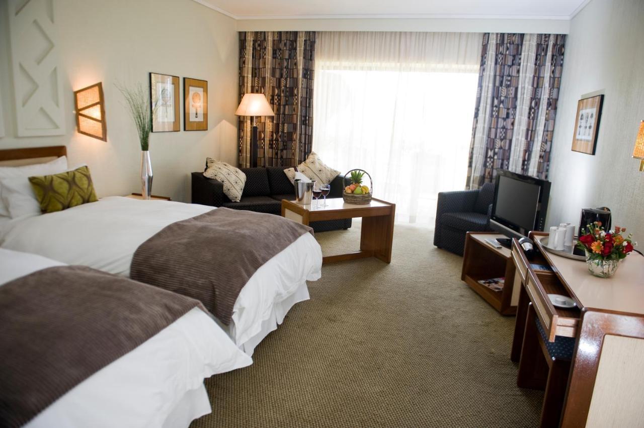 Black Mountain Leisure And Conference Hotel Groothoek Room photo